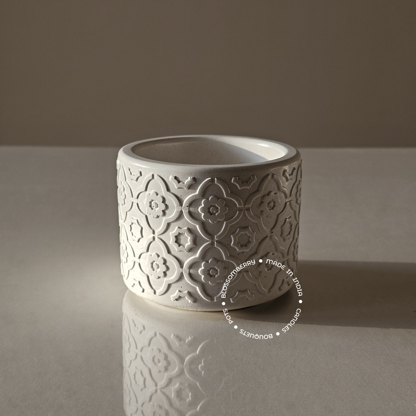 Moroccan Design Pot (White)