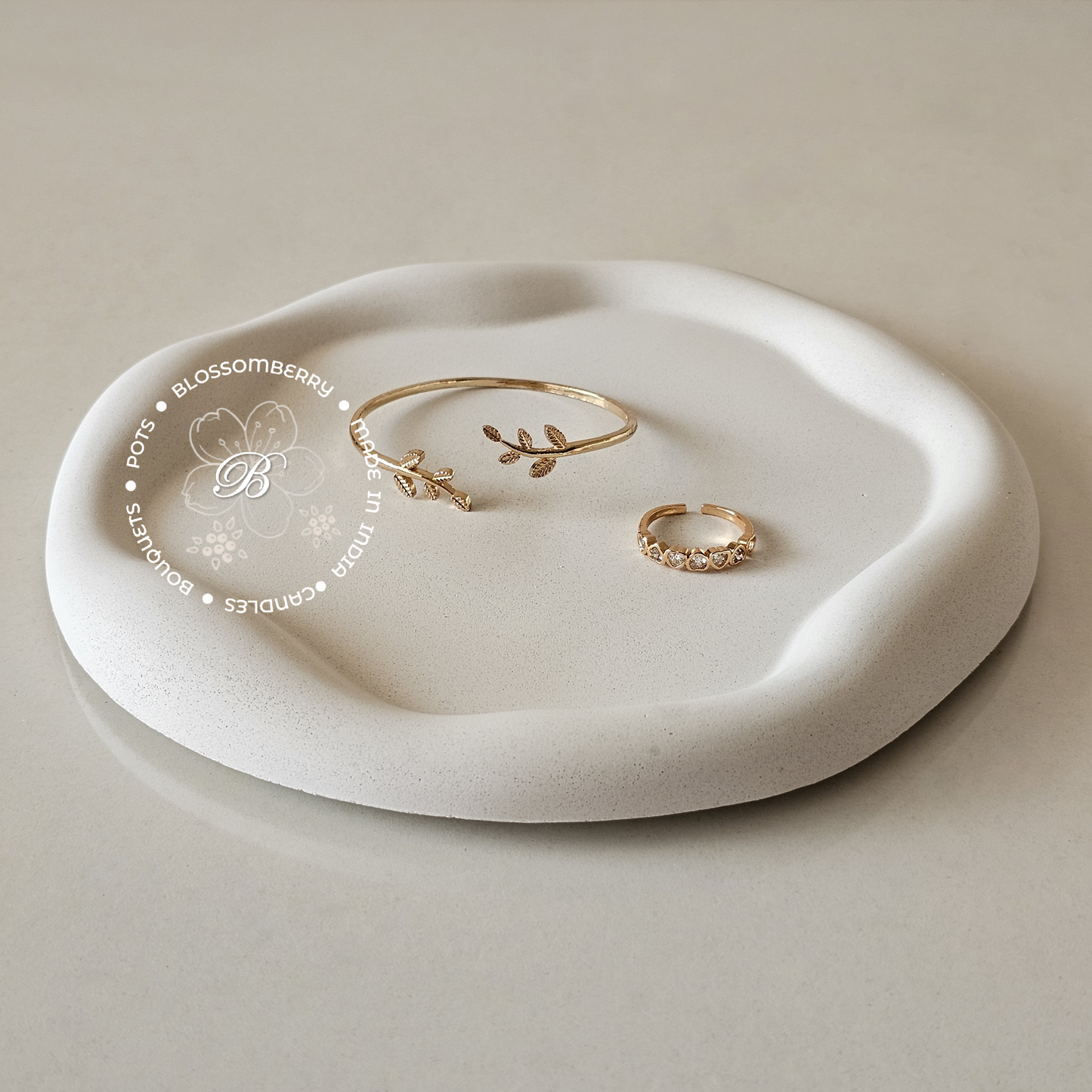 Cloud Bubbly Circular Tray