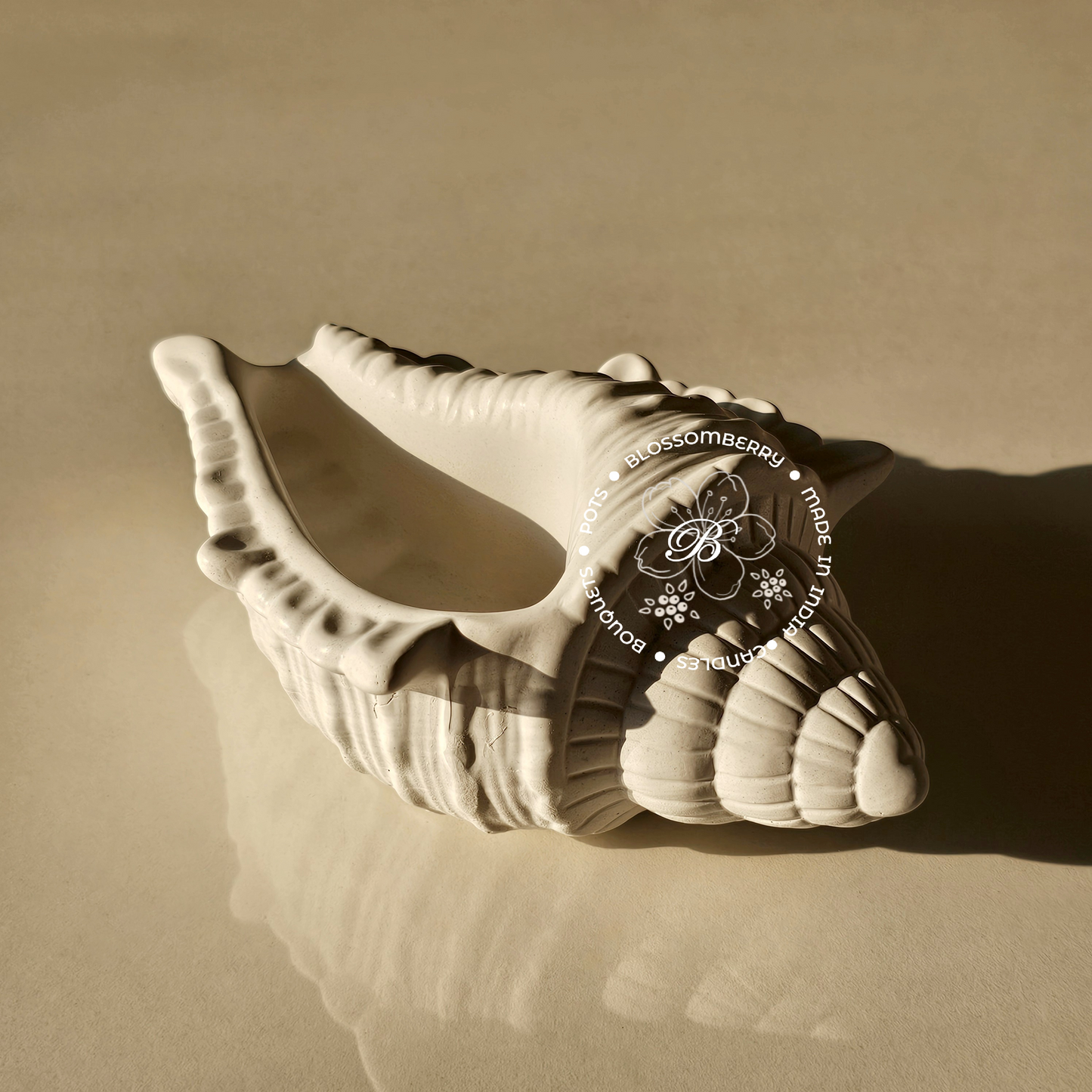 Detailed Shankh Pot (White)