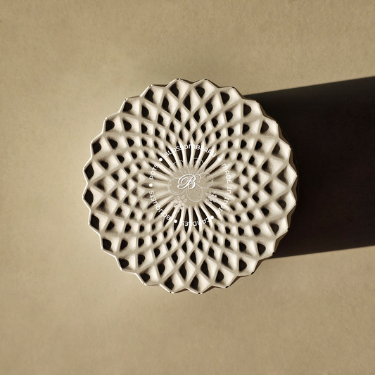 Diamond Cut Design Pot With Lid (White)
