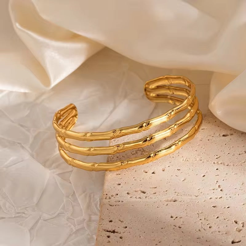 Bracelet 140