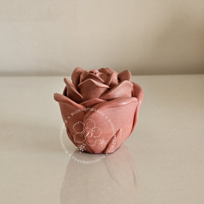 Red Rose Pot