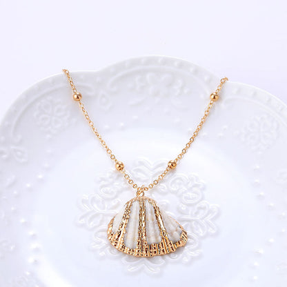 Venere Shell Necklace