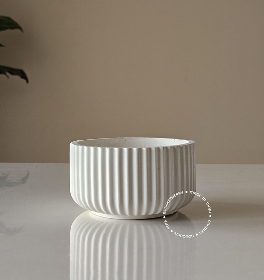 Ribbed Pot (White)