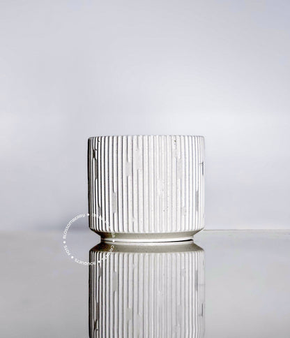 Small Line Pot (White)