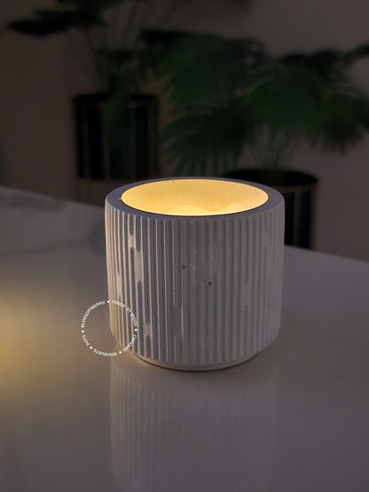 Small Line Pot (White)
