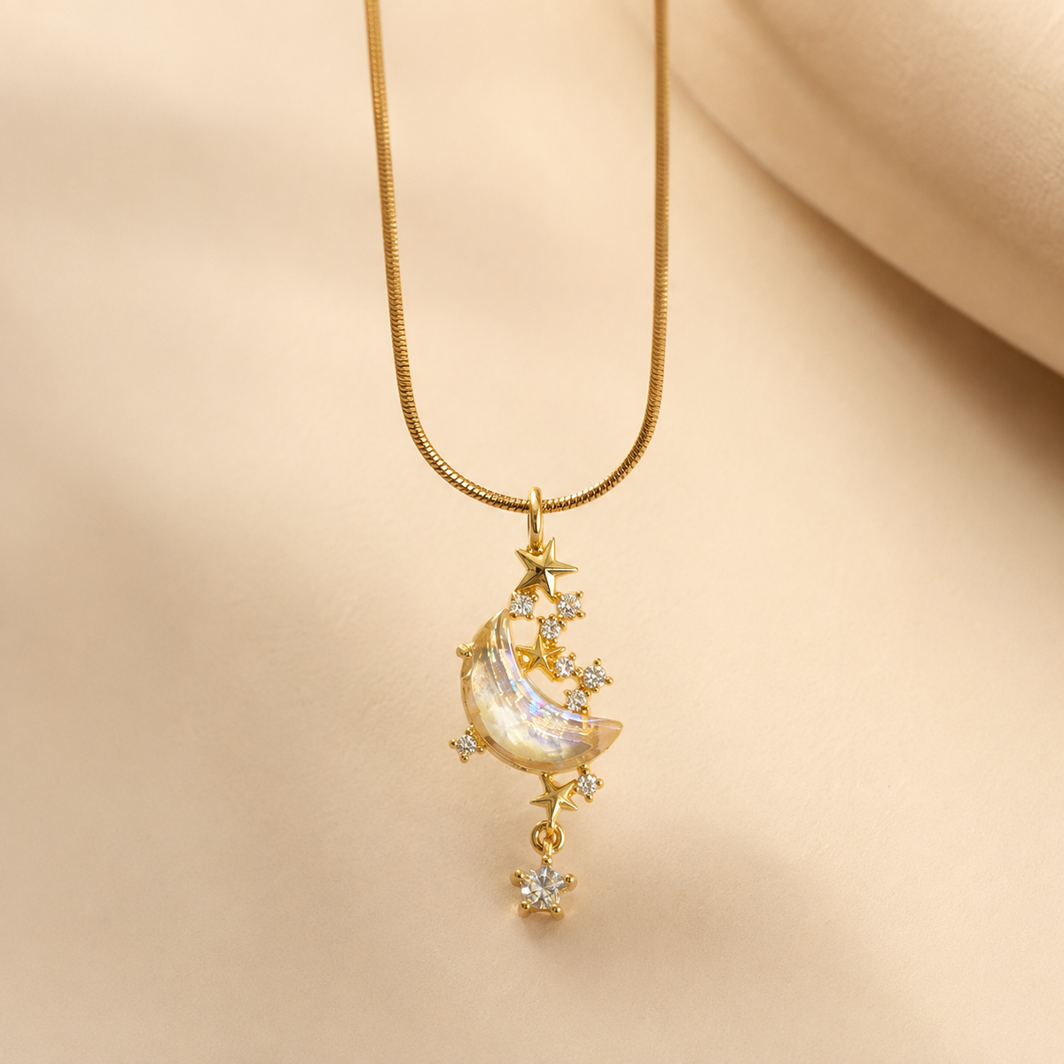 Séléné Drop Necklace