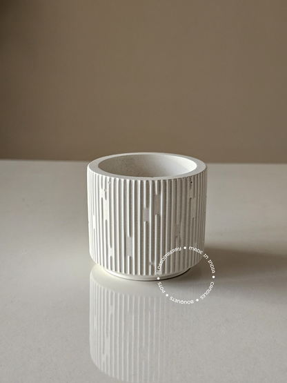 Small Line Pot (White)